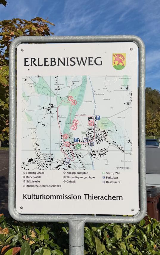 Erlebnisweg - Tafel beim Parkplatz Kirche