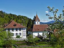 Pfarrhaus und Kirche